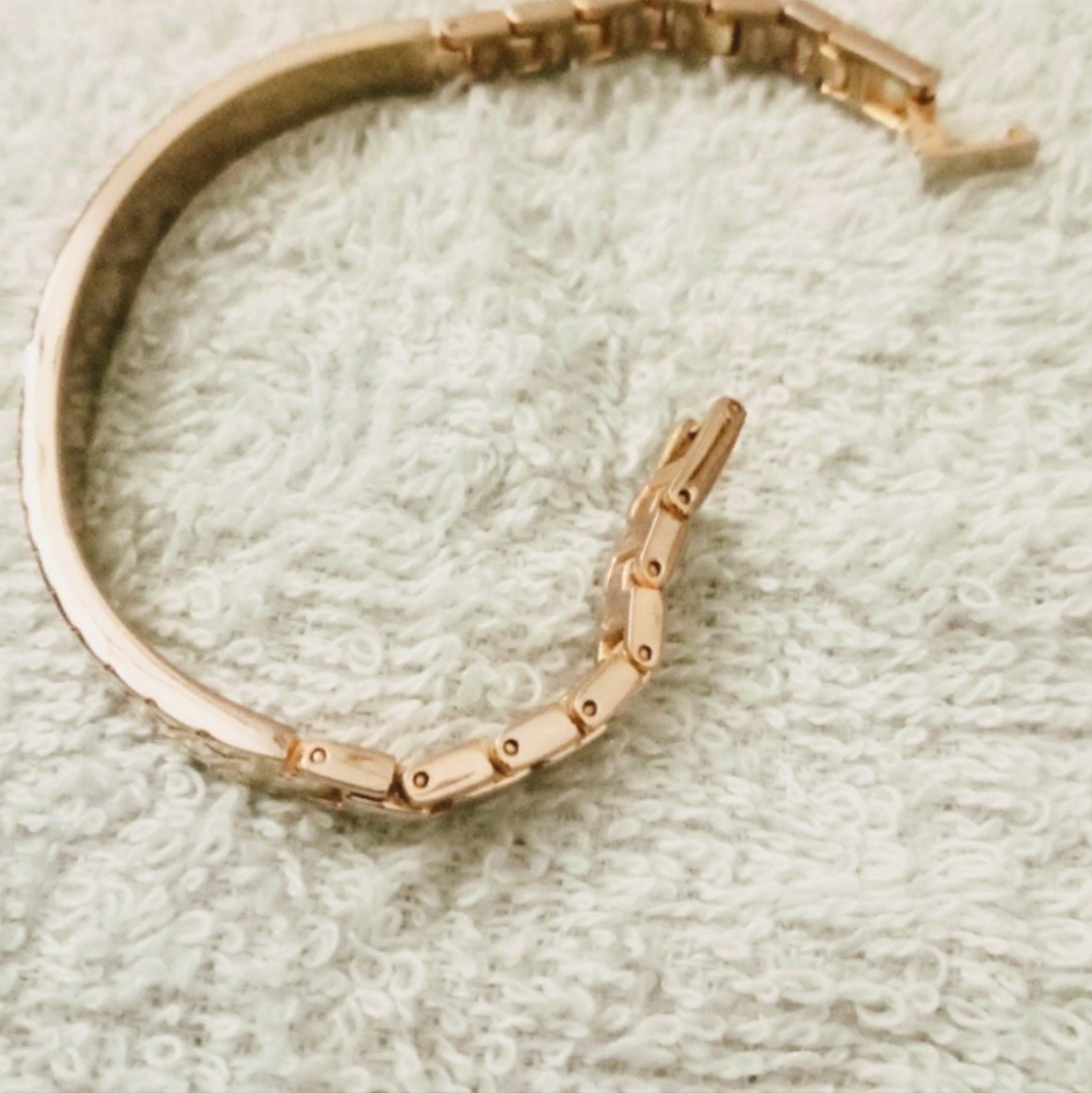 Gold Bar Link Bracelet - Picture 3 of 7